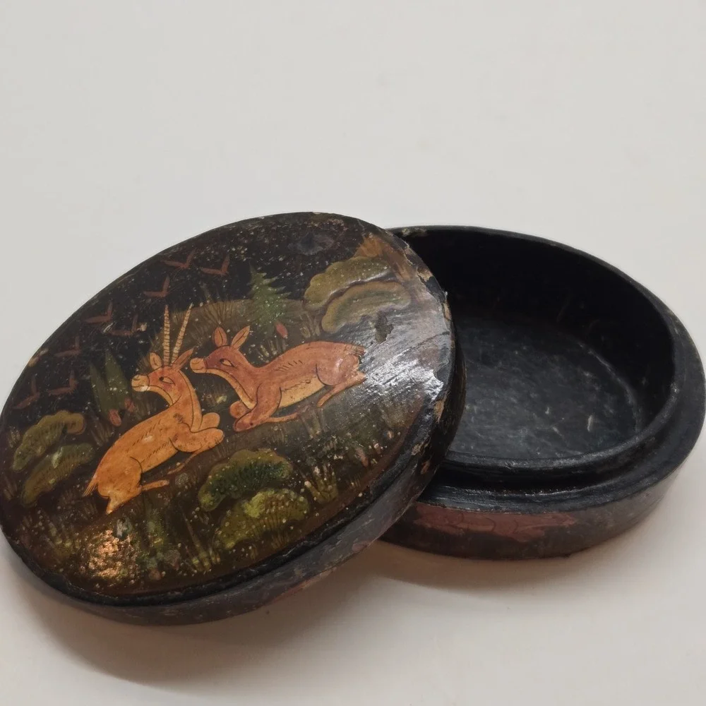 Vintage‎ Handmade Lacquered Trinket Box With Deer Motif Made In Kashmir India